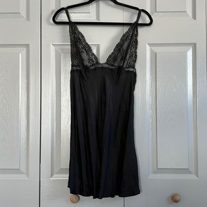 Vintage Victoria's Secret Black Silk Slip 90’s Large